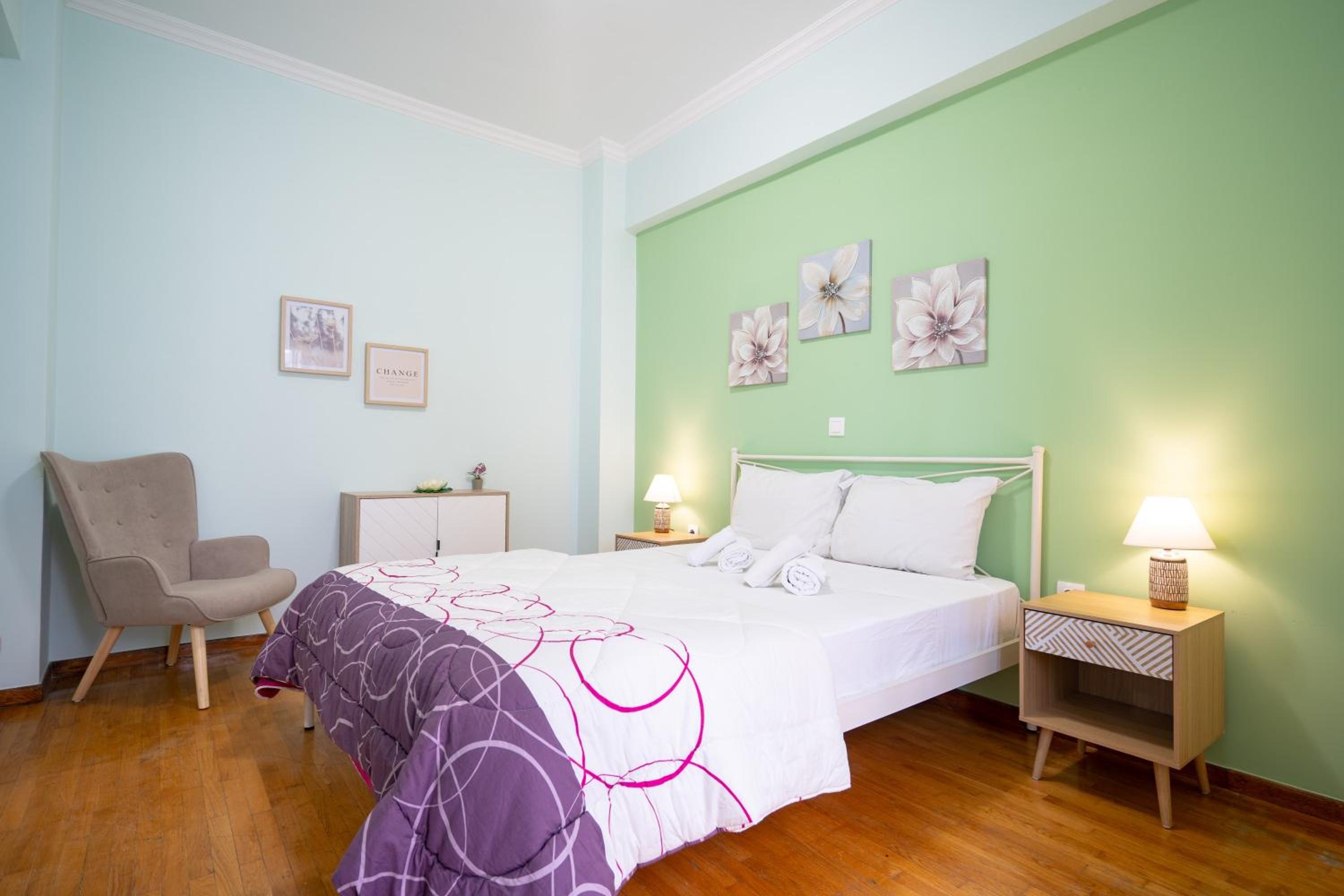 Metaxourgio 2 person apartment by MPS