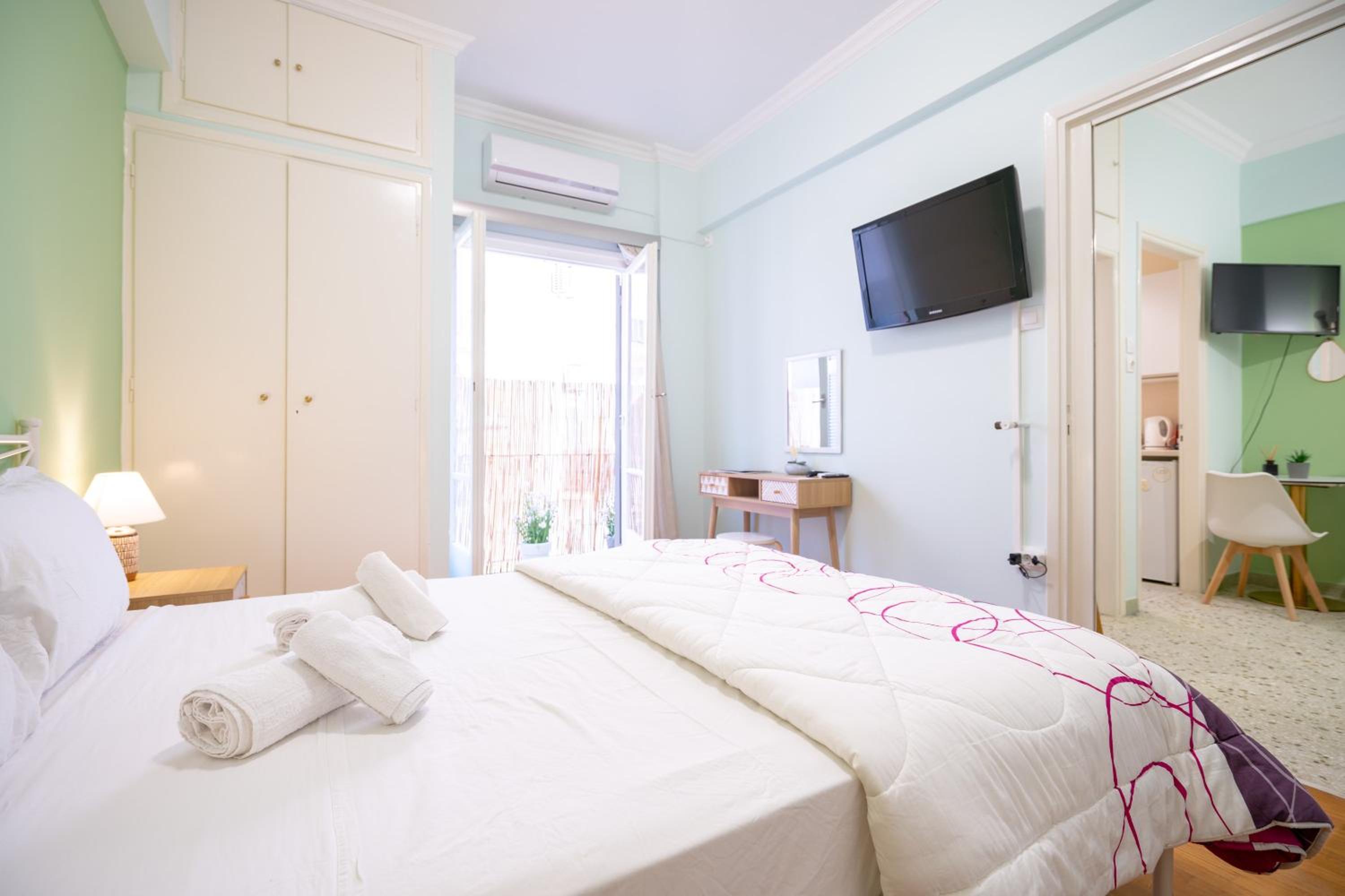 Metaxourgio 2 person apartment by MPS