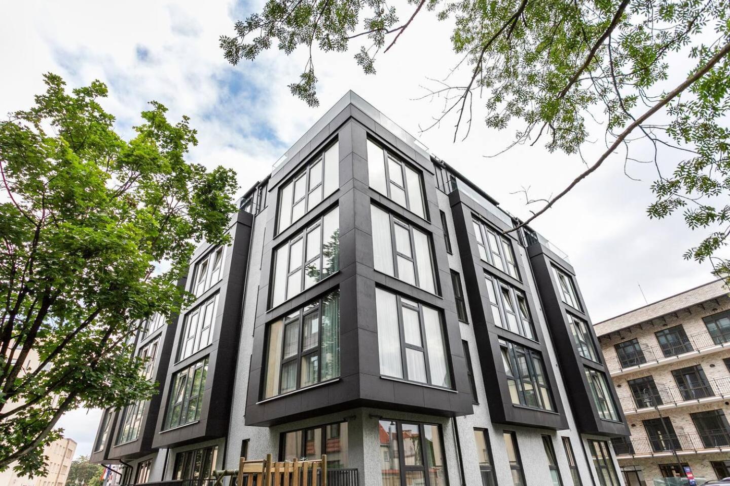 Happy Inn Lux apartment, self Check, parking, Tilto str view 3