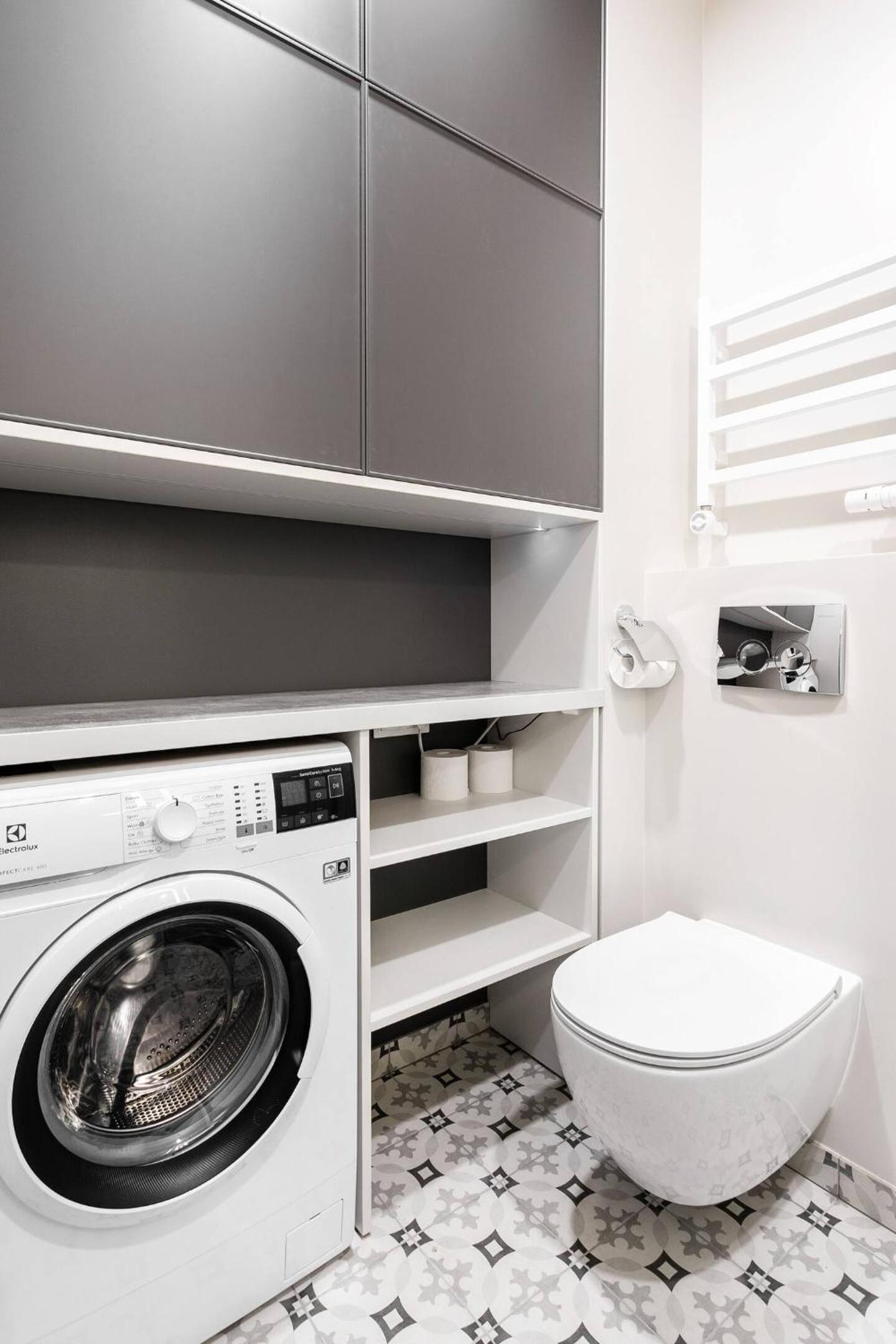 Happy Inn Lux apartment, self Check, parking, Tilto str view 5