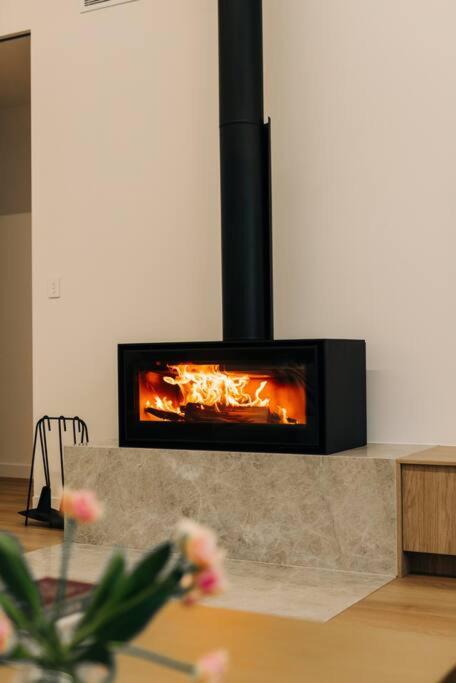The Bay House - Luxury house in Opossum Bay with fire pit and pizza oven