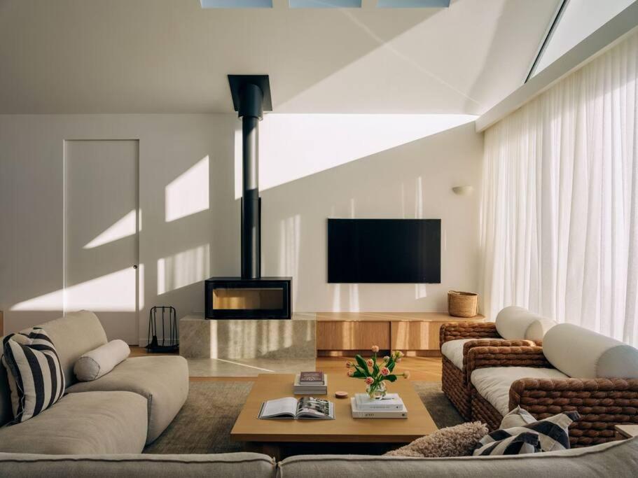 The Bay House - Luxury house in Opossum Bay with fire pit and pizza oven