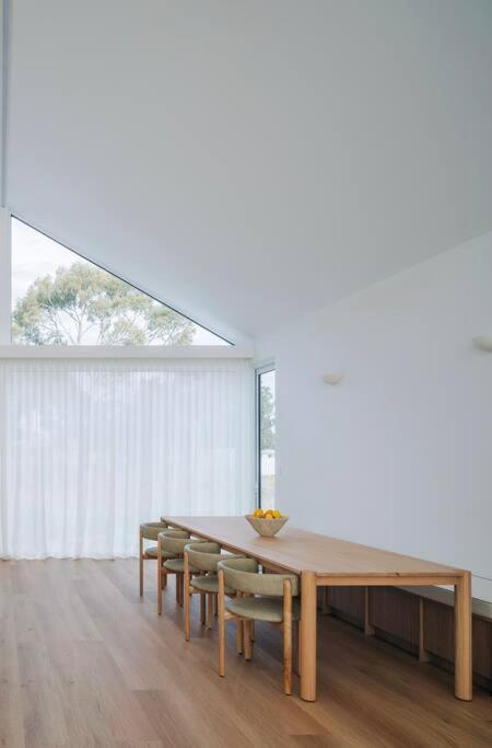The Bay House - Luxury house in Opossum Bay with fire pit and pizza oven
