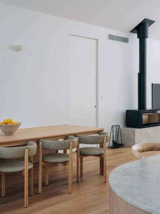 The Bay House - Luxury house in Opossum Bay with fire pit and pizza oven