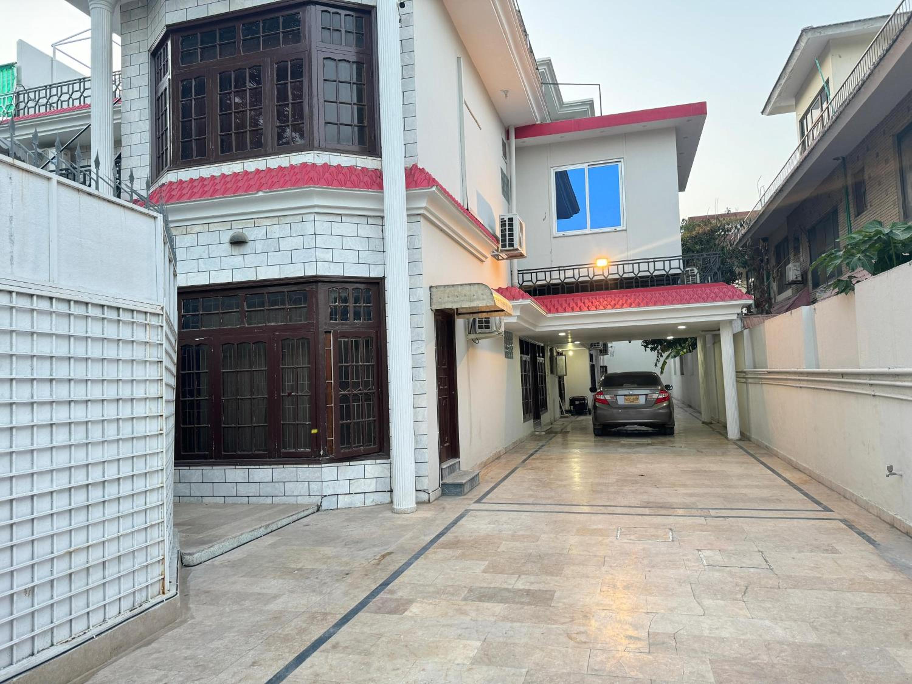 White Rose Guest House F-10 view 5