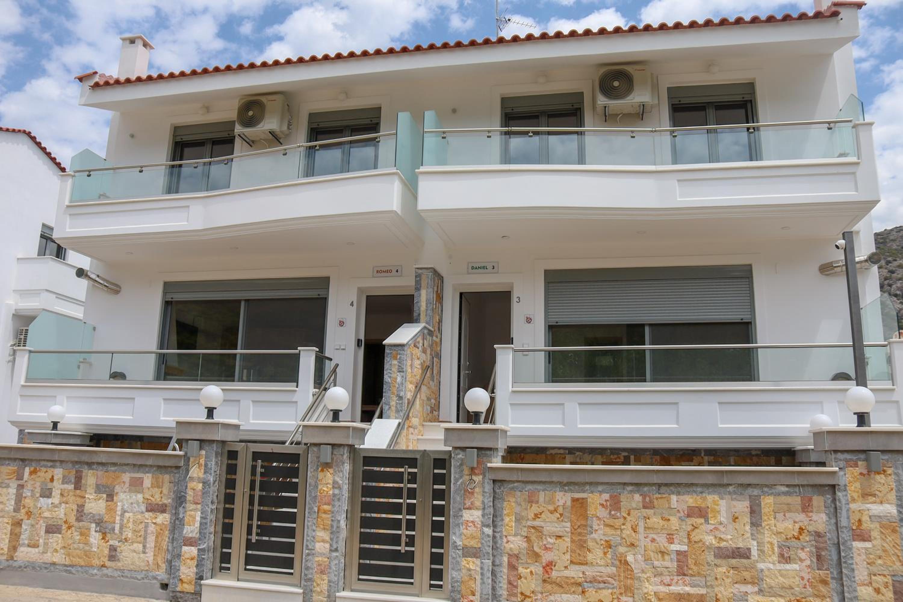ALTAVILLAS maisonettes