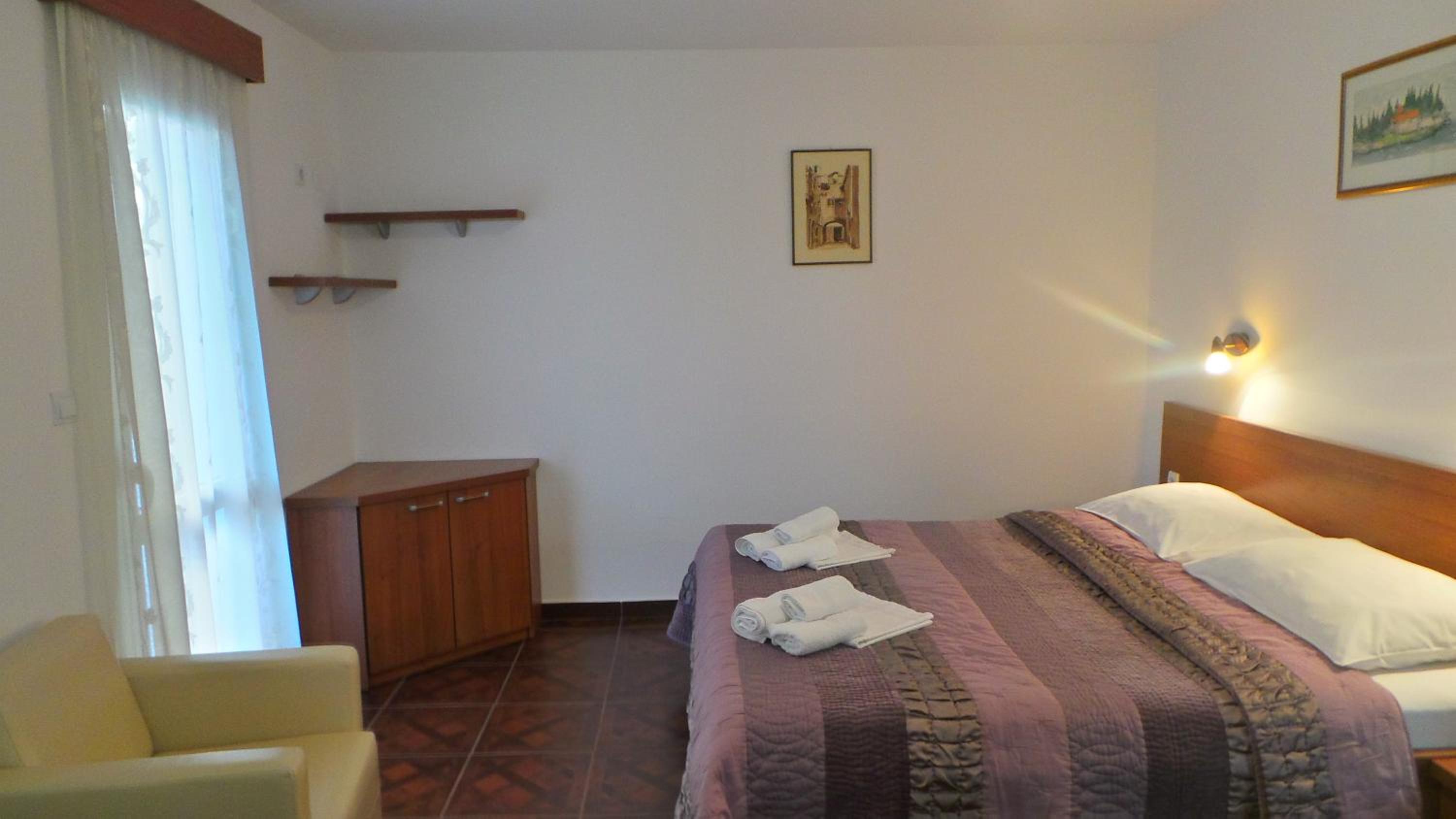 El Mar Apartments