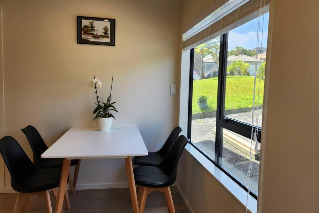Newly renovated 1 bedroom unit view 5