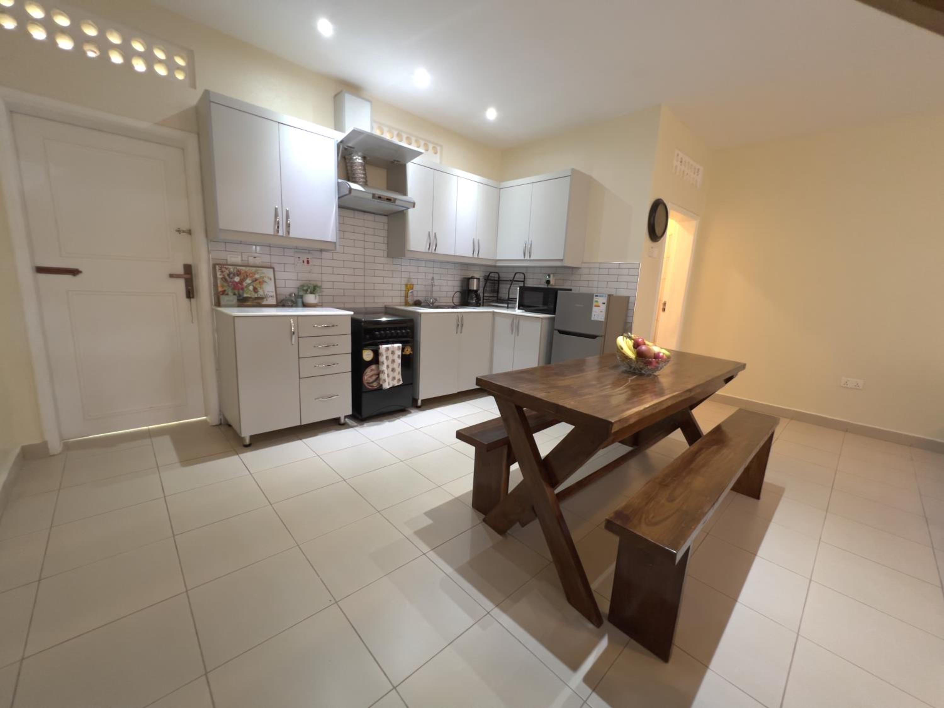 Luxury Lakeview flat 8 mins from Speke Resort view 4