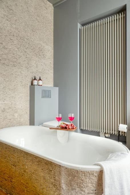 Ghent's Historic Gem - Your Perfect Hideaway