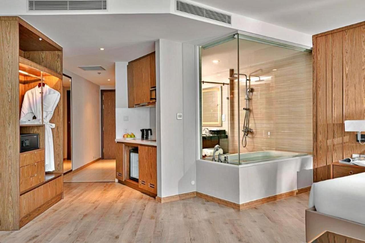 Man Beach Panorama Residences