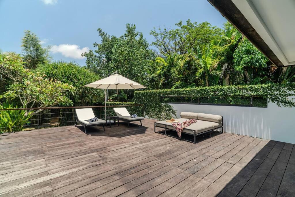 Palm Tree House 5 Bedroom In Central Canggu view 3