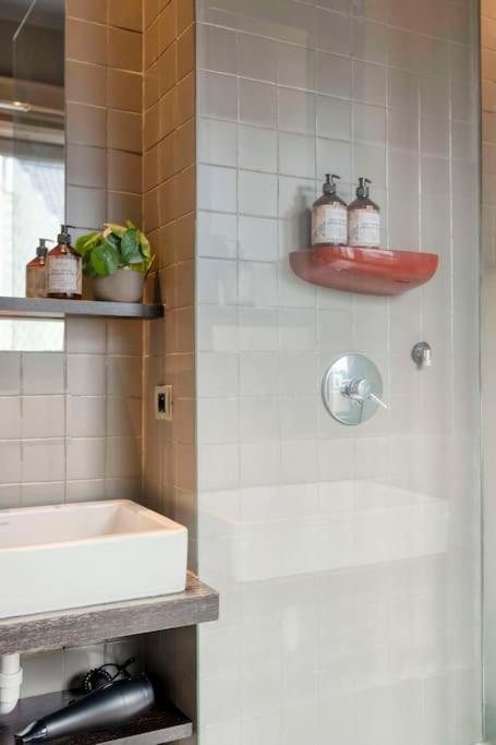 Spacious & Luminous Gem in Historic Ghent Building