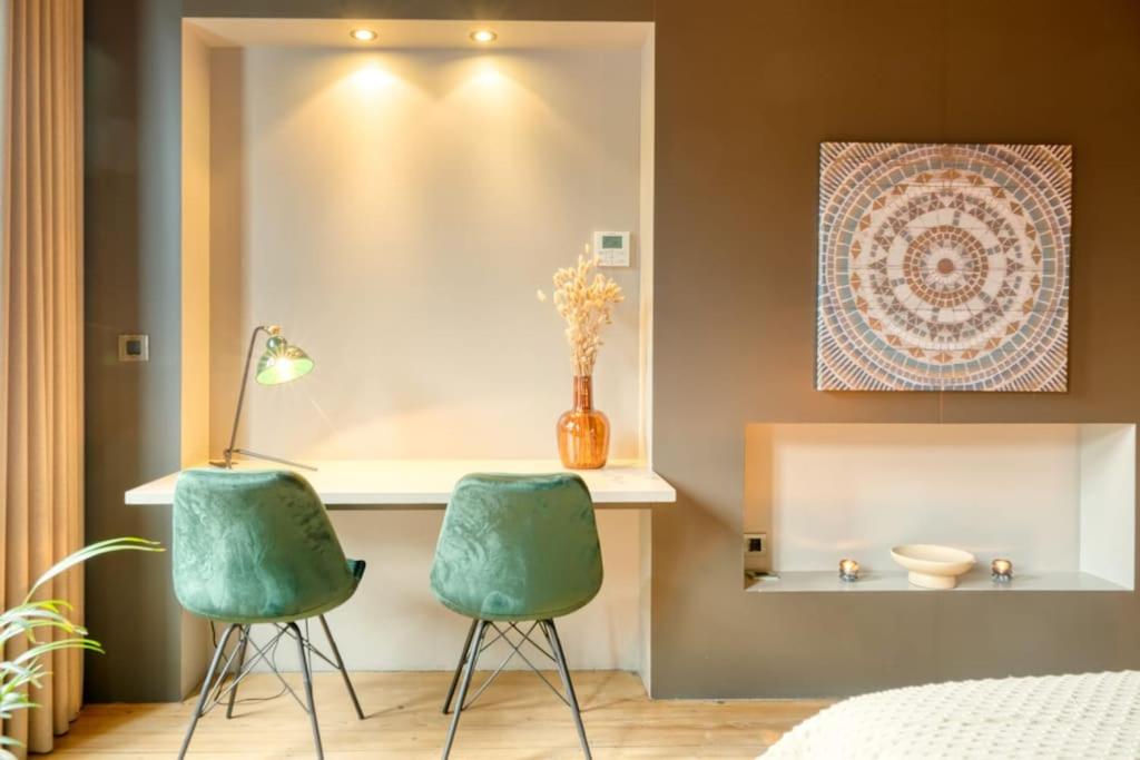 Spacious & Luminous Gem in Historic Ghent Building