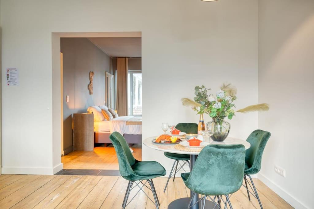 Spacious & Luminous Gem in Historic Ghent Building