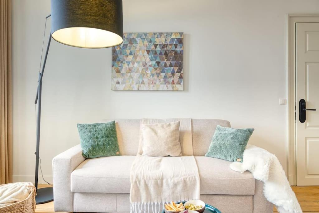 Spacious & Luminous Gem in Historic Ghent Building