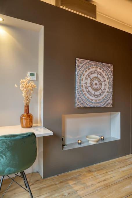 Spacious & Luminous Gem in Historic Ghent Building