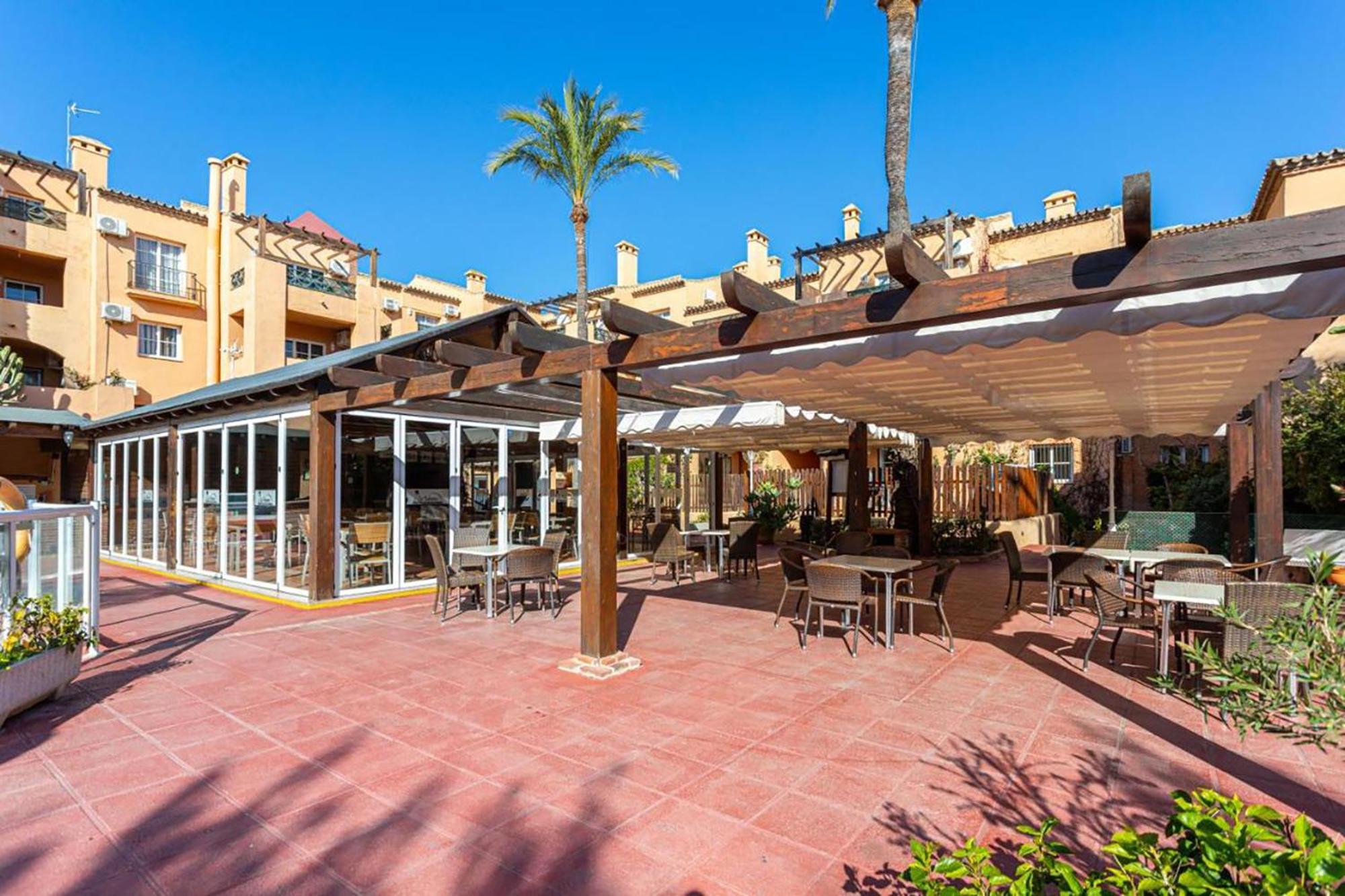 Spacious Apt in Oasis Riviera en Málaga — dining