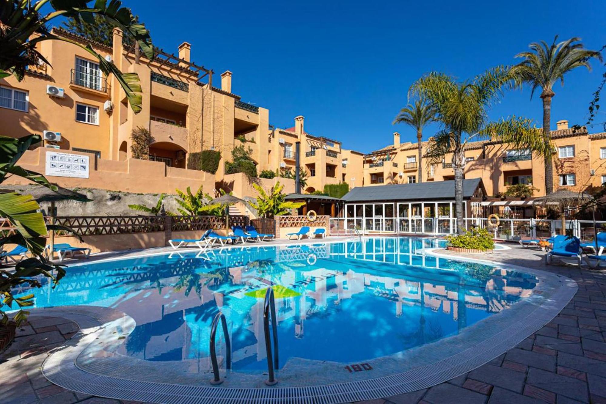 Spacious Apt in Oasis Riviera en Málaga — recepcion & lobby
