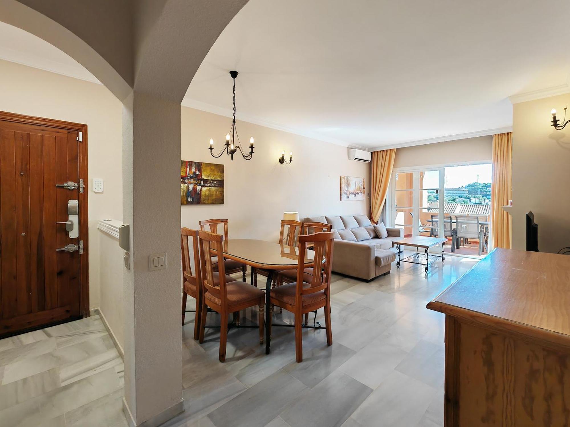 Spacious Apt in Oasis Riviera en Málaga — hotel room