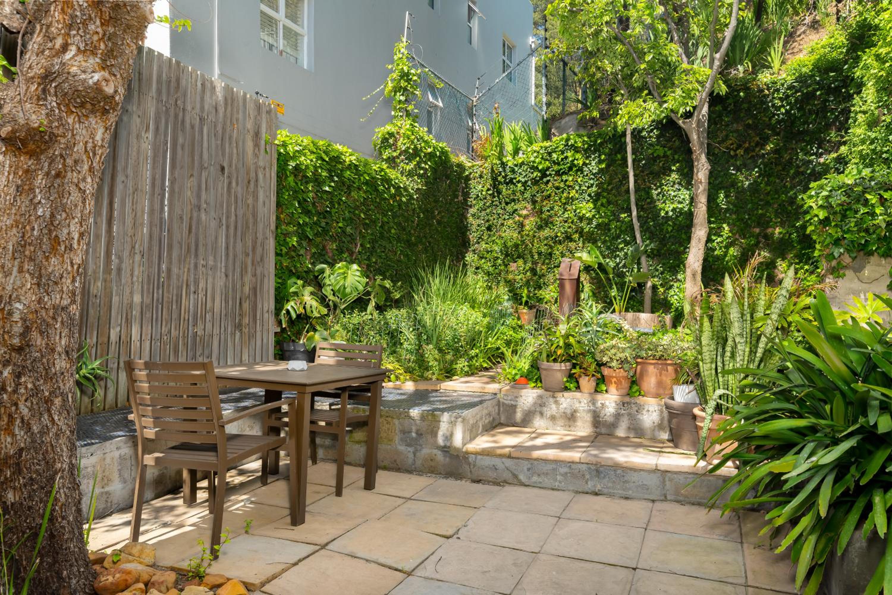 8 Loader Street Studios view 3