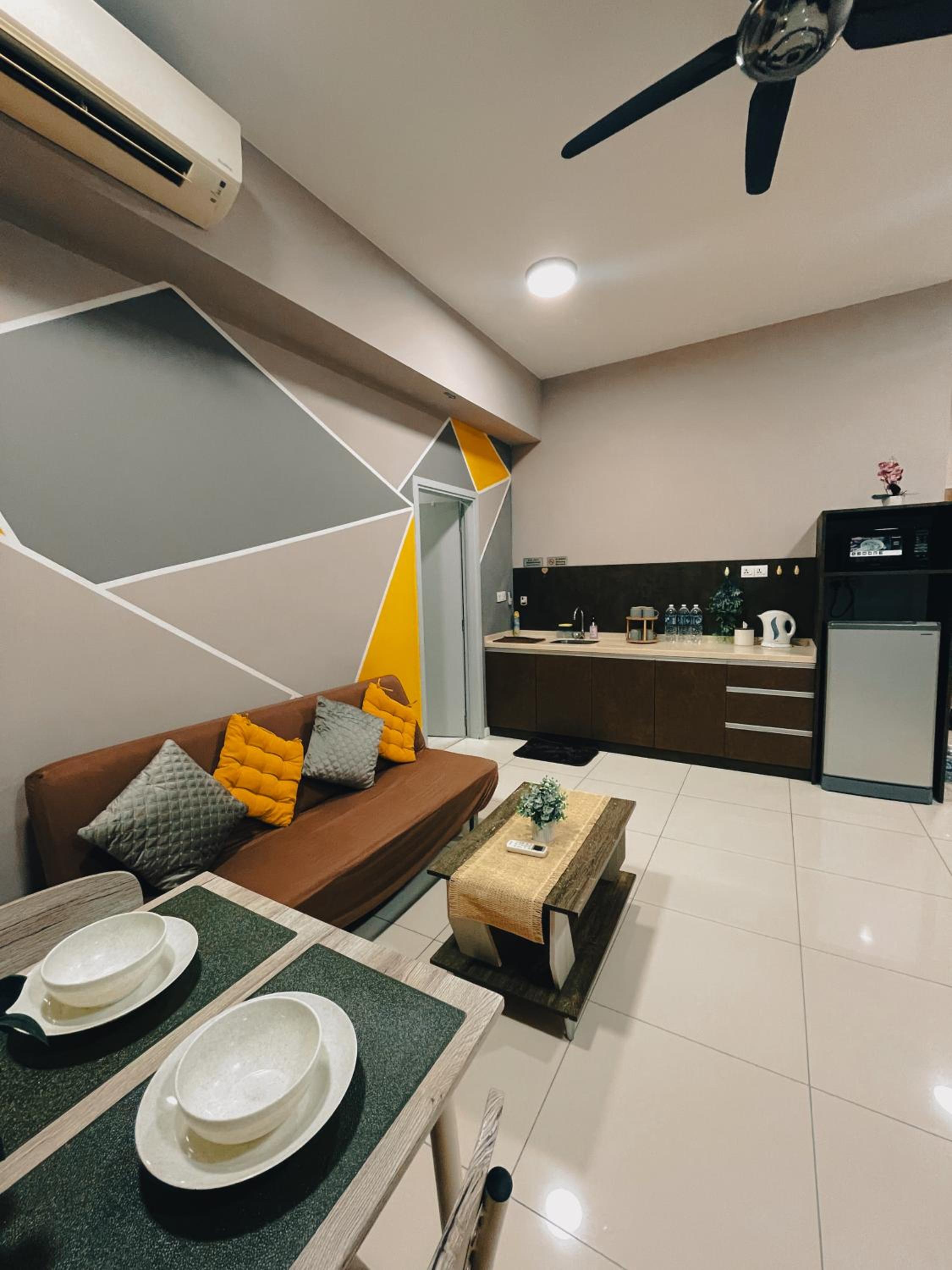 Sutera Avenue ,wifi,Netfilx 5 minit from Imago photo 6