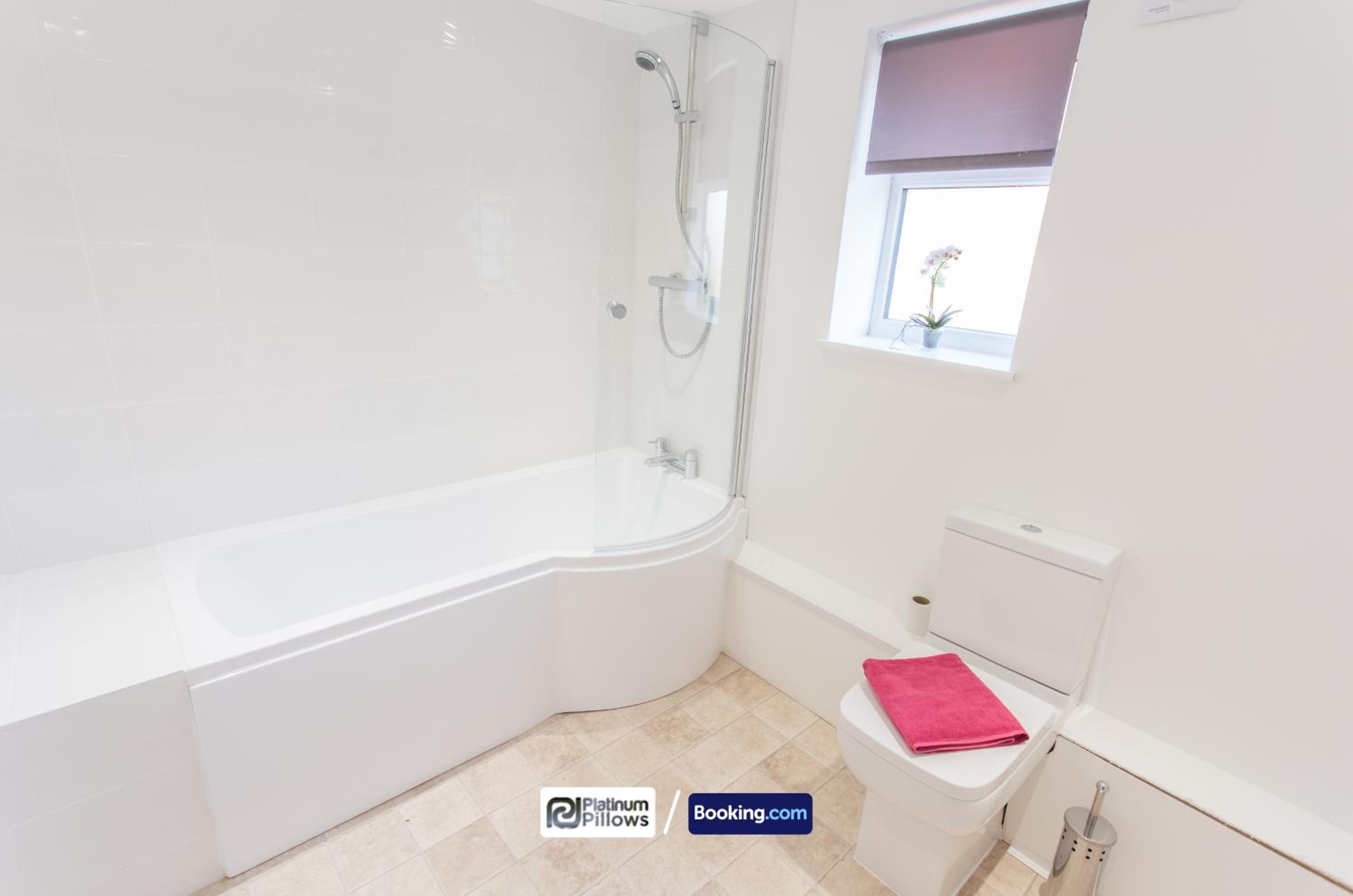 Oxford Vacations - Two Bedroom Pinnocks Lodge Apartment close to JR Hospital By Platinum Pillows Short Lets  Serviced Accommodation Oxford - Property Image 6