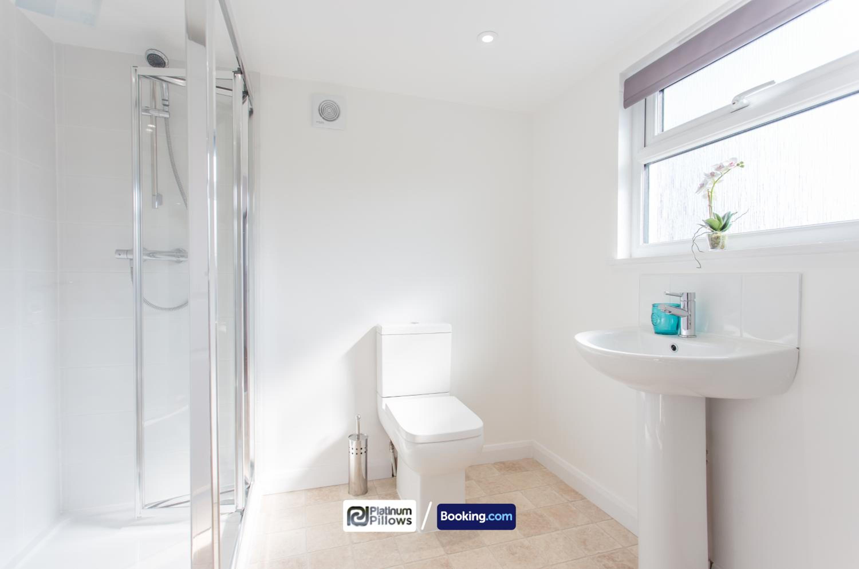 Oxford Vacations - Two Bedroom Pinnocks Lodge Apartment close to JR Hospital By Platinum Pillows Short Lets Serviced Accommodation Oxford - Property Image 40