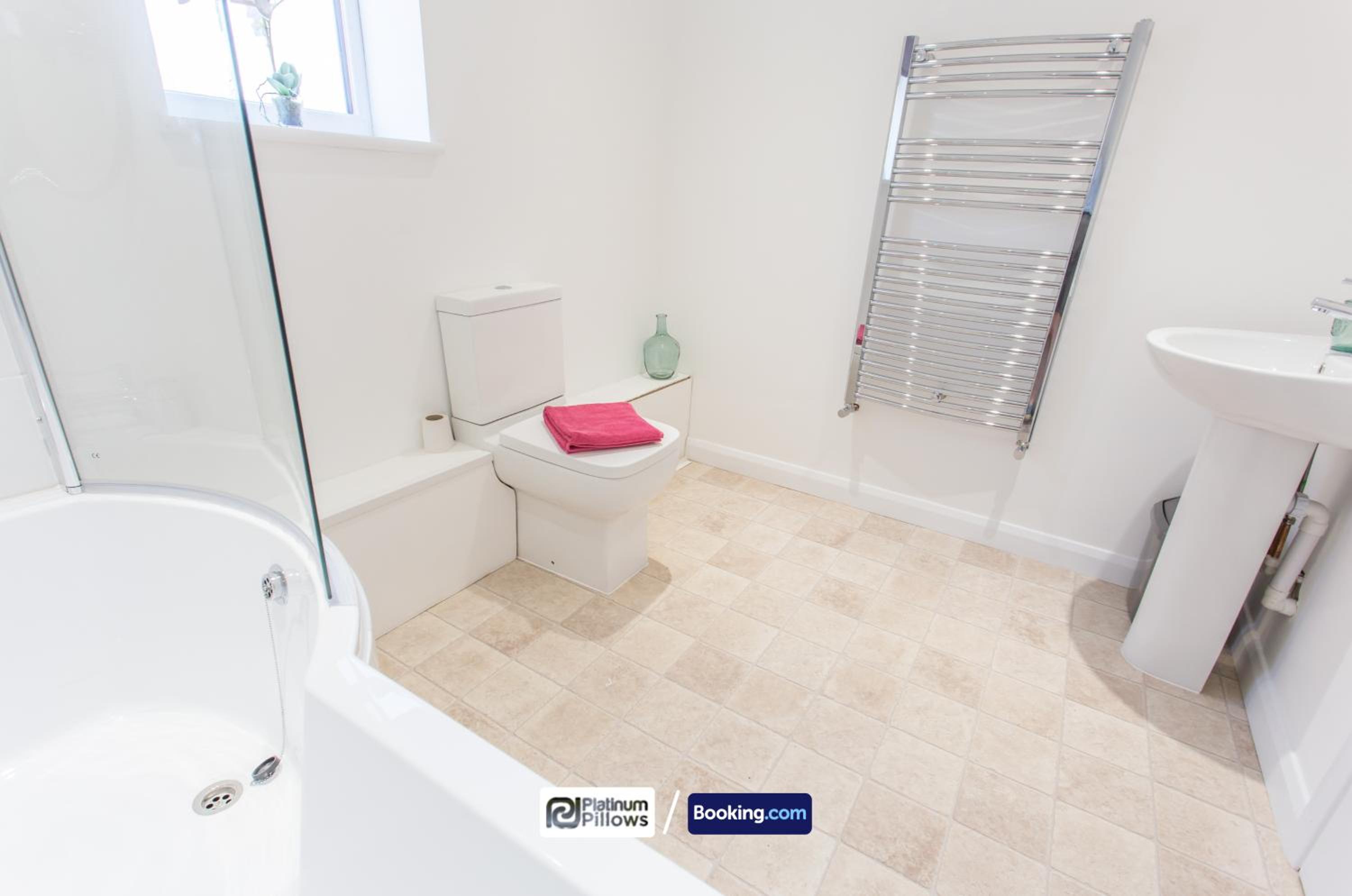 Oxford Vacations - Two Bedroom Pinnocks Lodge Apartment close to JR Hospital By Platinum Pillows Short Lets  Serviced Accommodation Oxford - Property Image 4