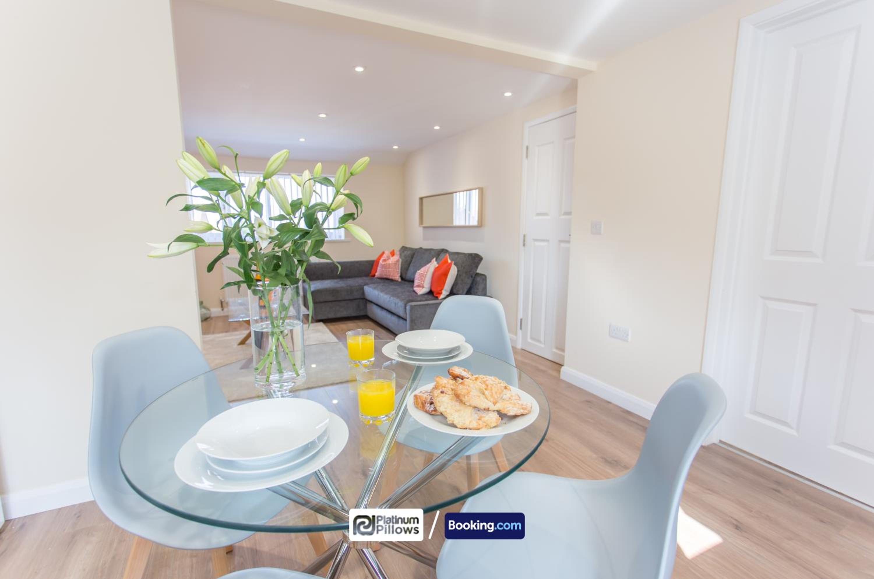 Oxford Vacations - Two Bedroom Pinnocks Lodge Apartment close to JR Hospital By Platinum Pillows Short Lets Serviced Accommodation Oxford - Property Image 57