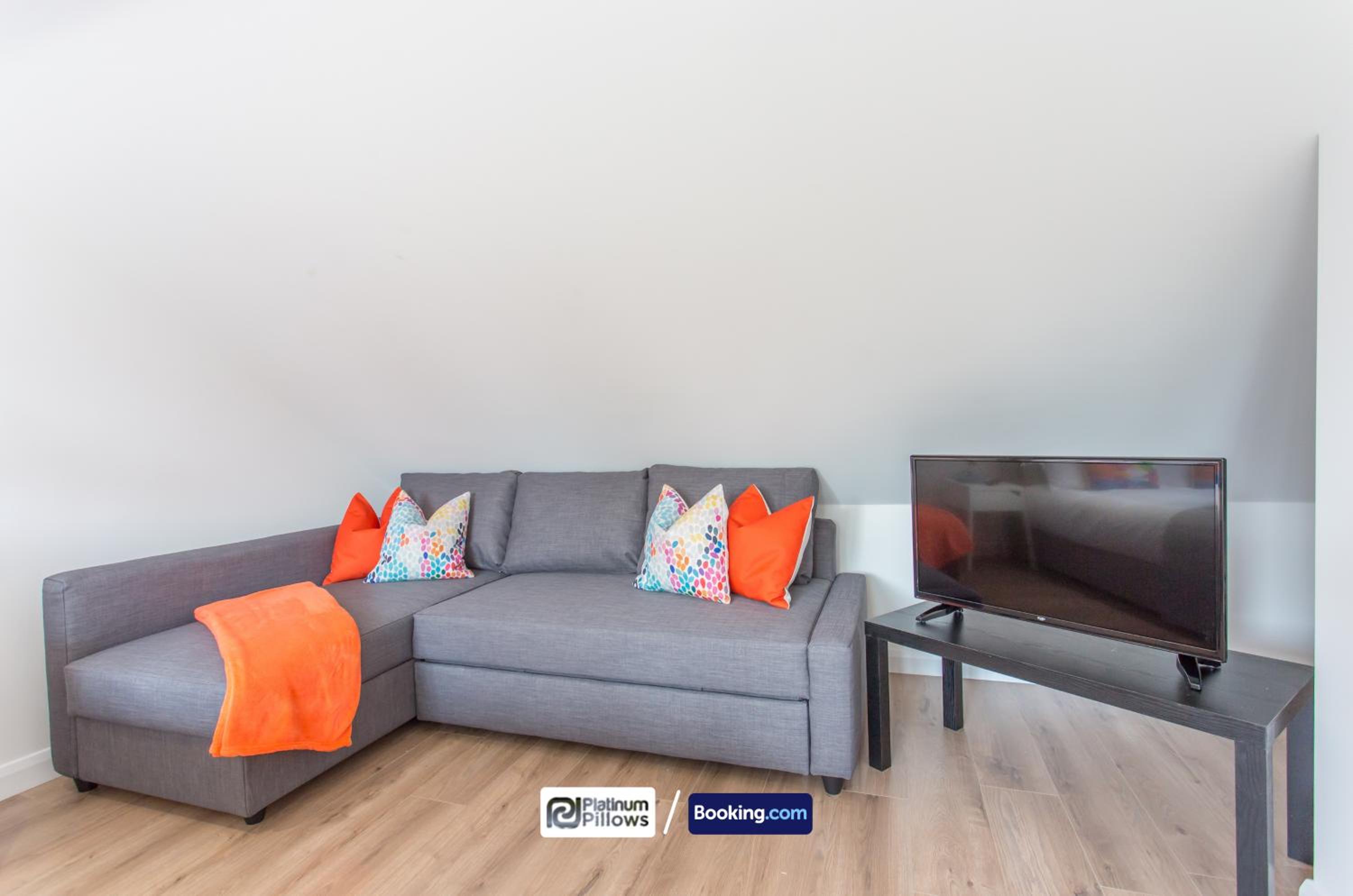 Oxford Vacations - Two Bedroom Pinnocks Lodge Apartment close to JR Hospital By Platinum Pillows Short Lets Serviced Accommodation Oxford - Property Image 63