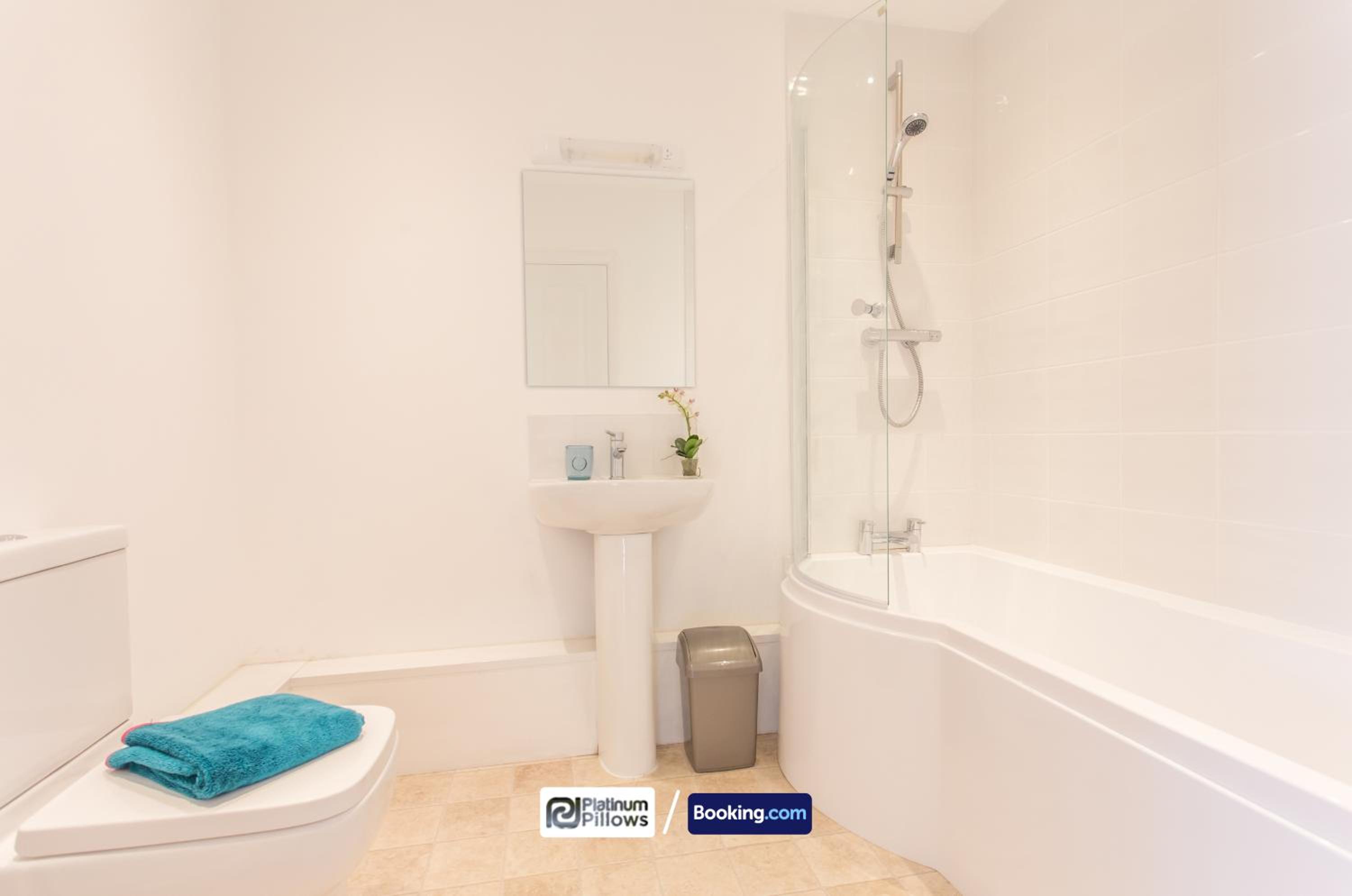 Oxford Vacations - Two Bedroom Pinnocks Lodge Apartment close to JR Hospital By Platinum Pillows Short Lets  Serviced Accommodation Oxford - Property Image 10