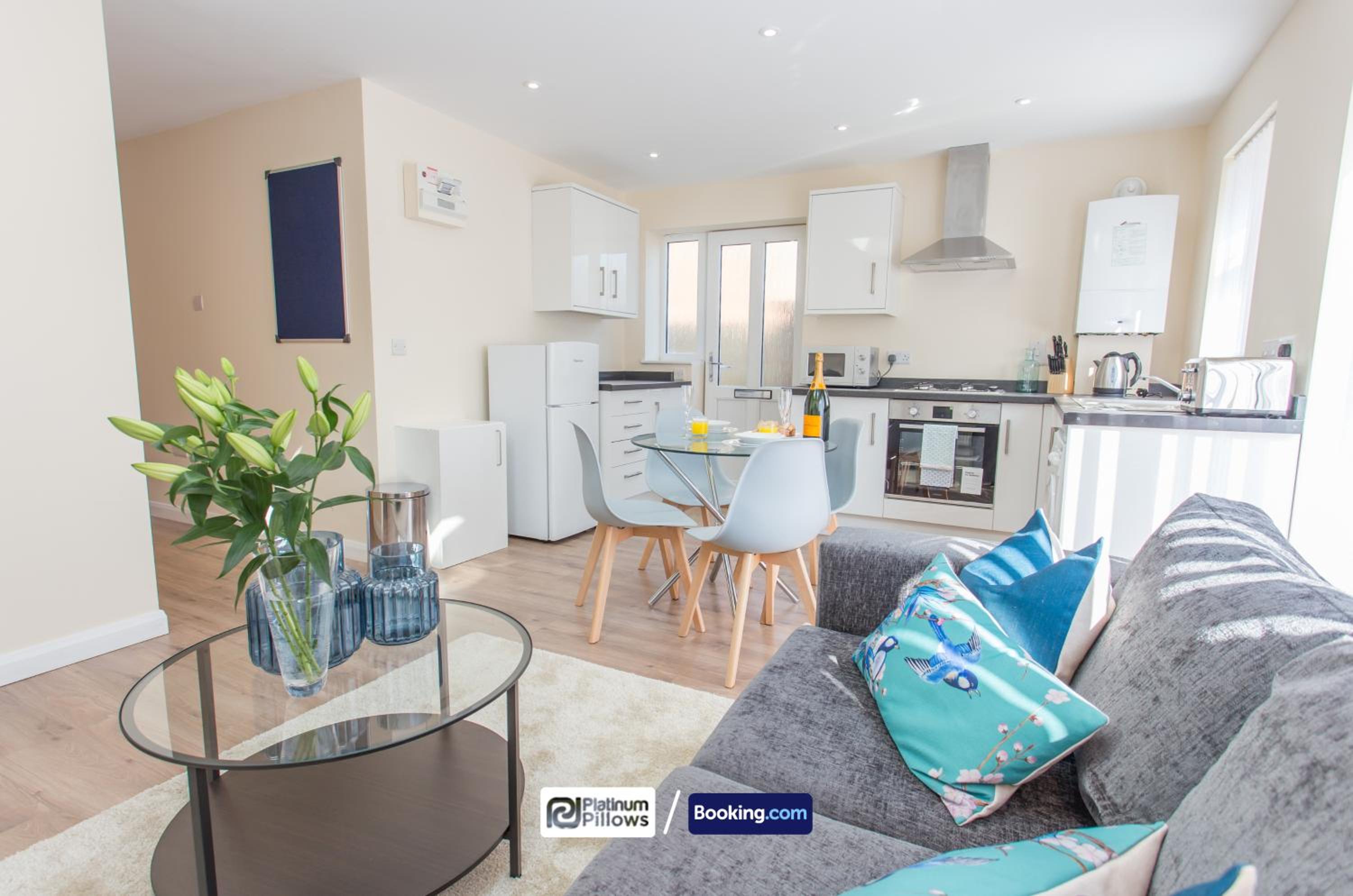 Oxford Vacations - Two Bedroom Pinnocks Lodge Apartment close to JR Hospital By Platinum Pillows Short Lets Serviced Accommodation Oxford - Property Image 30