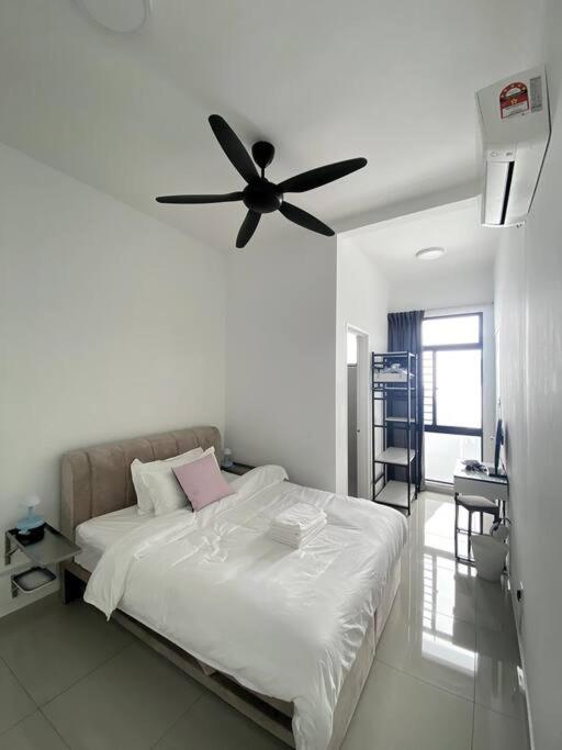 Bukit Indah Double Storey House nearby AEON - Legoland - Tuas - 9Pax