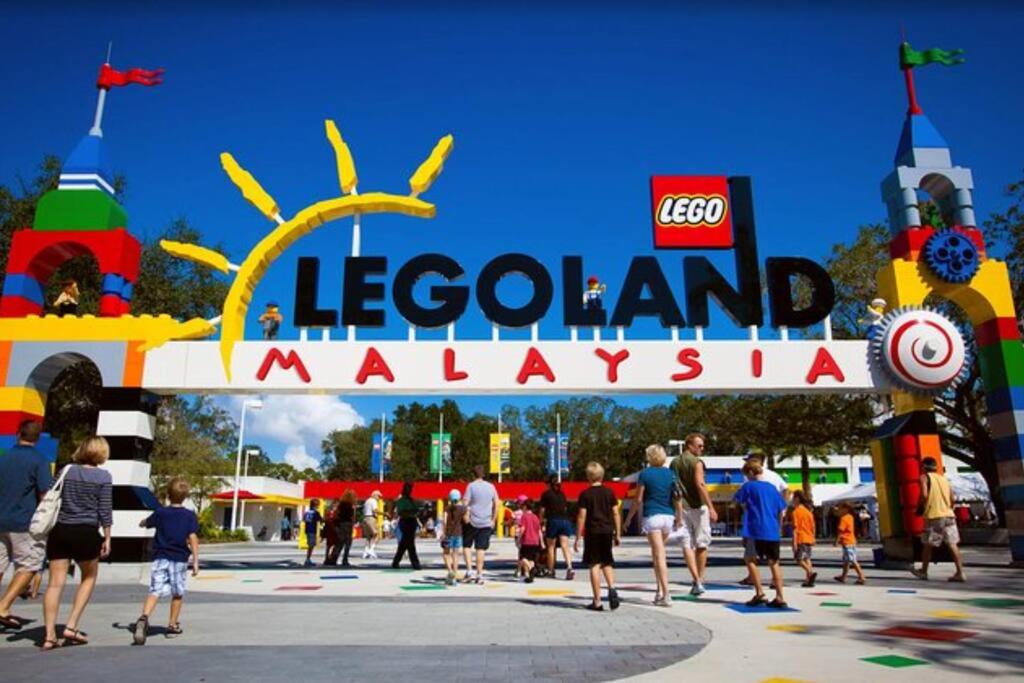 Bukit Indah Double Storey House nearby AEON - Legoland - Tuas - 9Pax