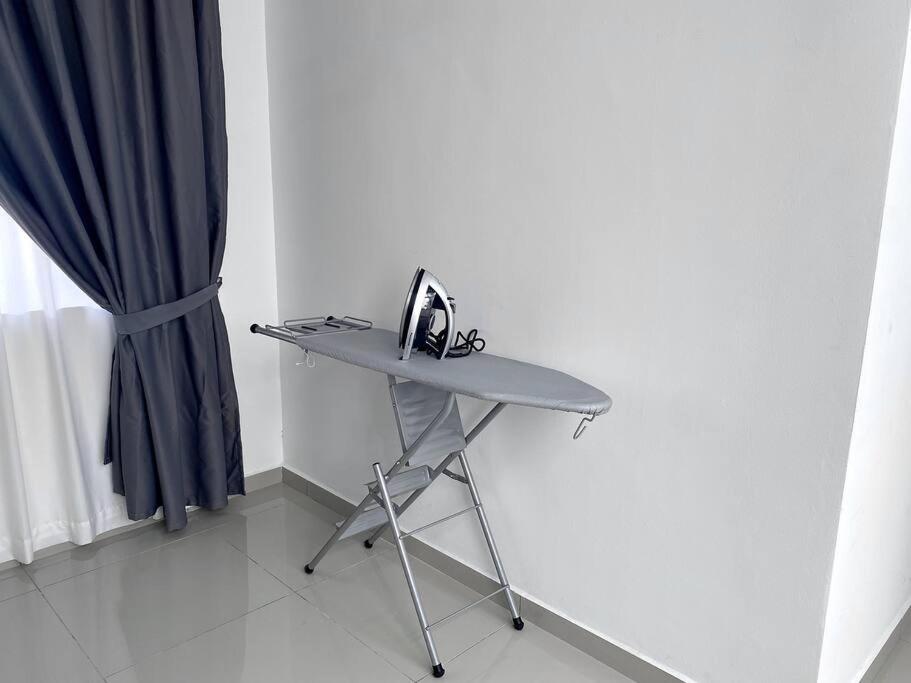Bukit Indah Double Storey House nearby AEON - Legoland - Tuas - 9Pax