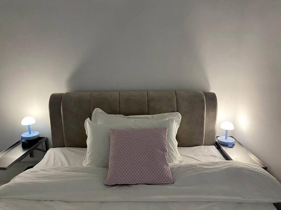 Bukit Indah Double Storey House nearby AEON - Legoland - Tuas - 9Pax