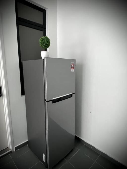 Bukit Indah Double Storey House nearby AEON - Legoland - Tuas - 9Pax
