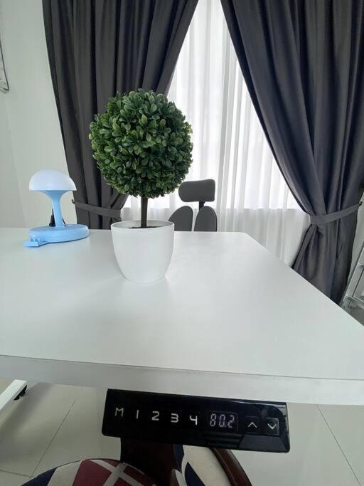 Bukit Indah Double Storey House nearby AEON - Legoland - Tuas - 9Pax