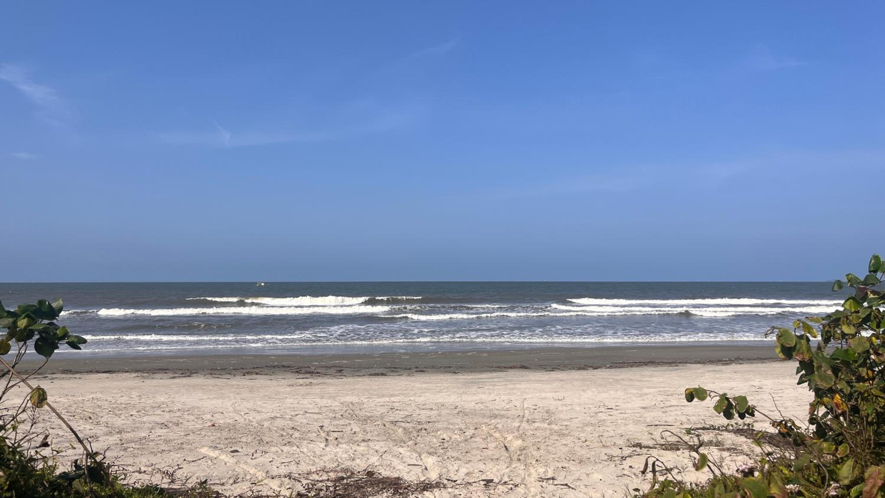 Casa com piscina a 200m da Praia - Império Correia - Itapoá