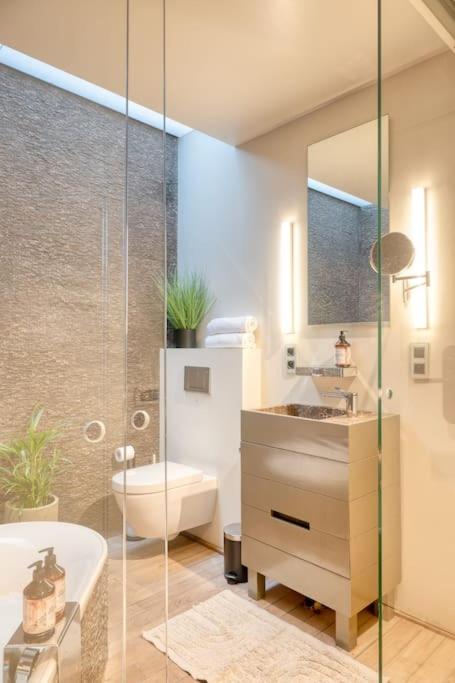 Ideal terraced Studio Retreat in Ghent's Center
