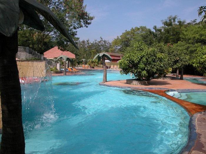 Aayush Resort Karjat view 4