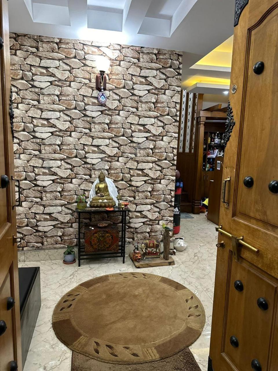 Avlok's house