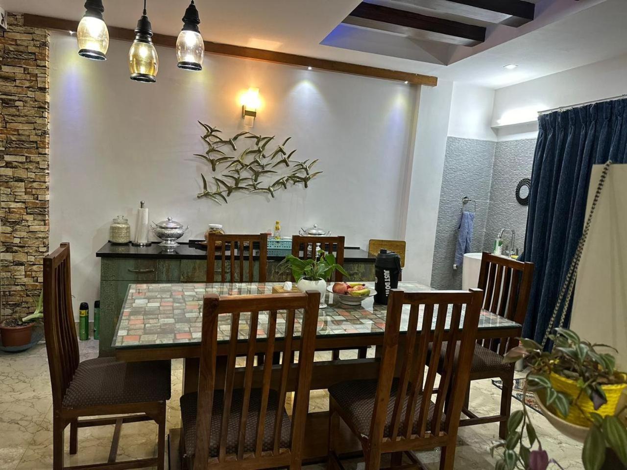 Avlok's house