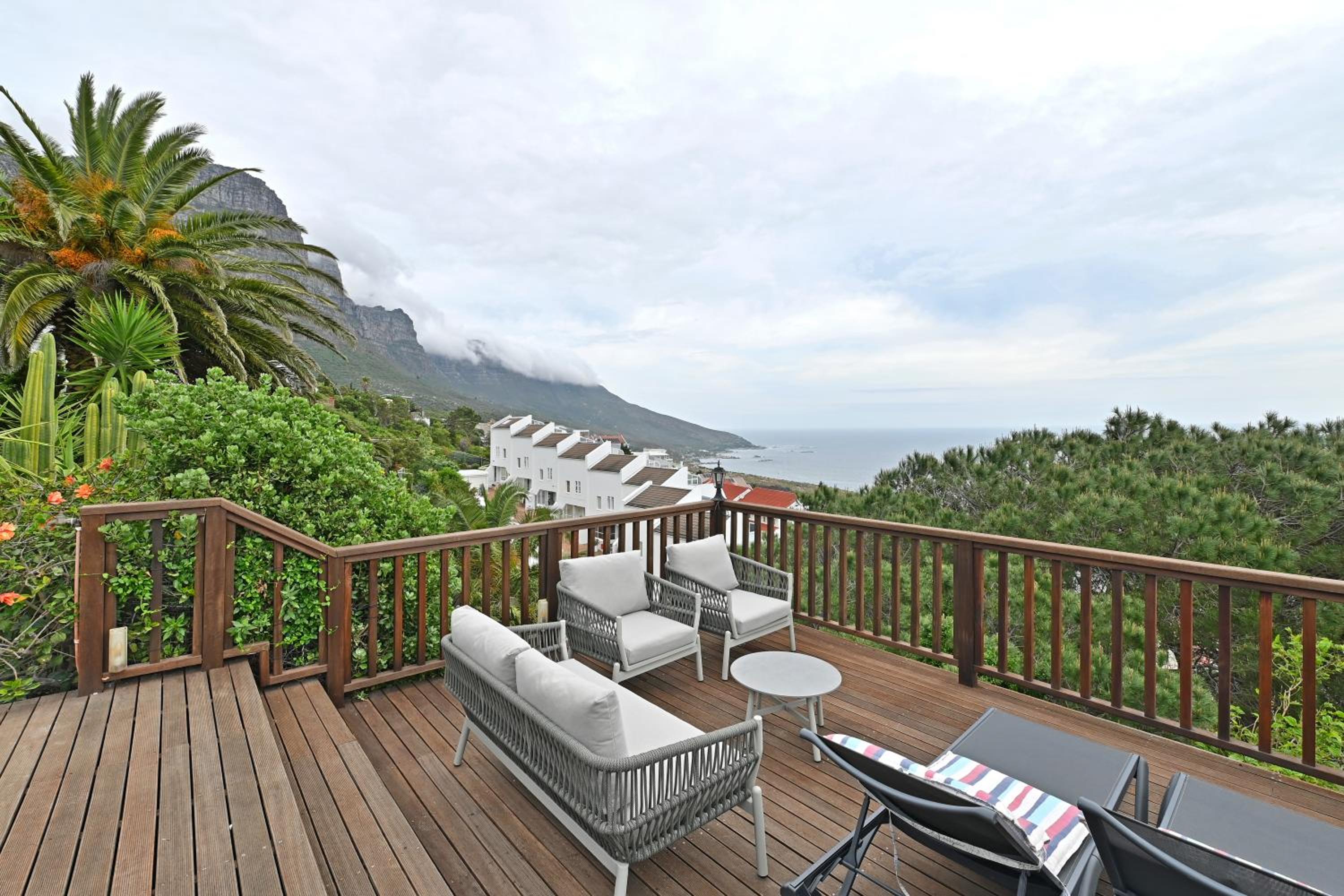 Camps Bay Villa Views Pool Garden view 4