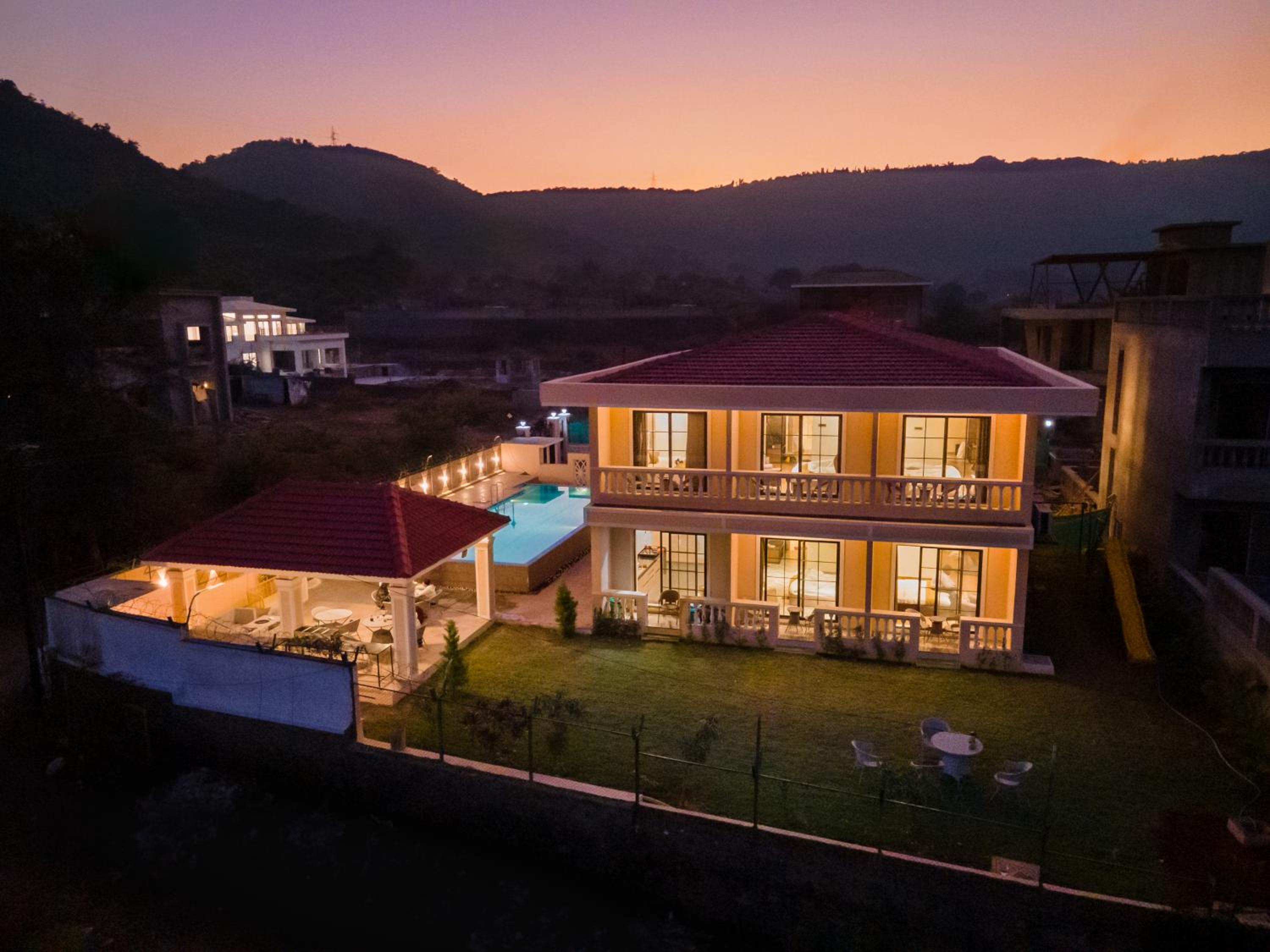 Luxurious Harmony Villa, Large Pool & Turf by 23 VillaStay view 2