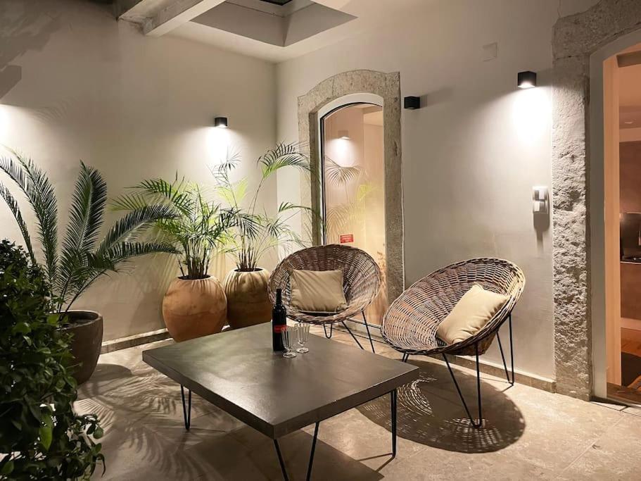 Charming Lapa apartment with a private patio view 2