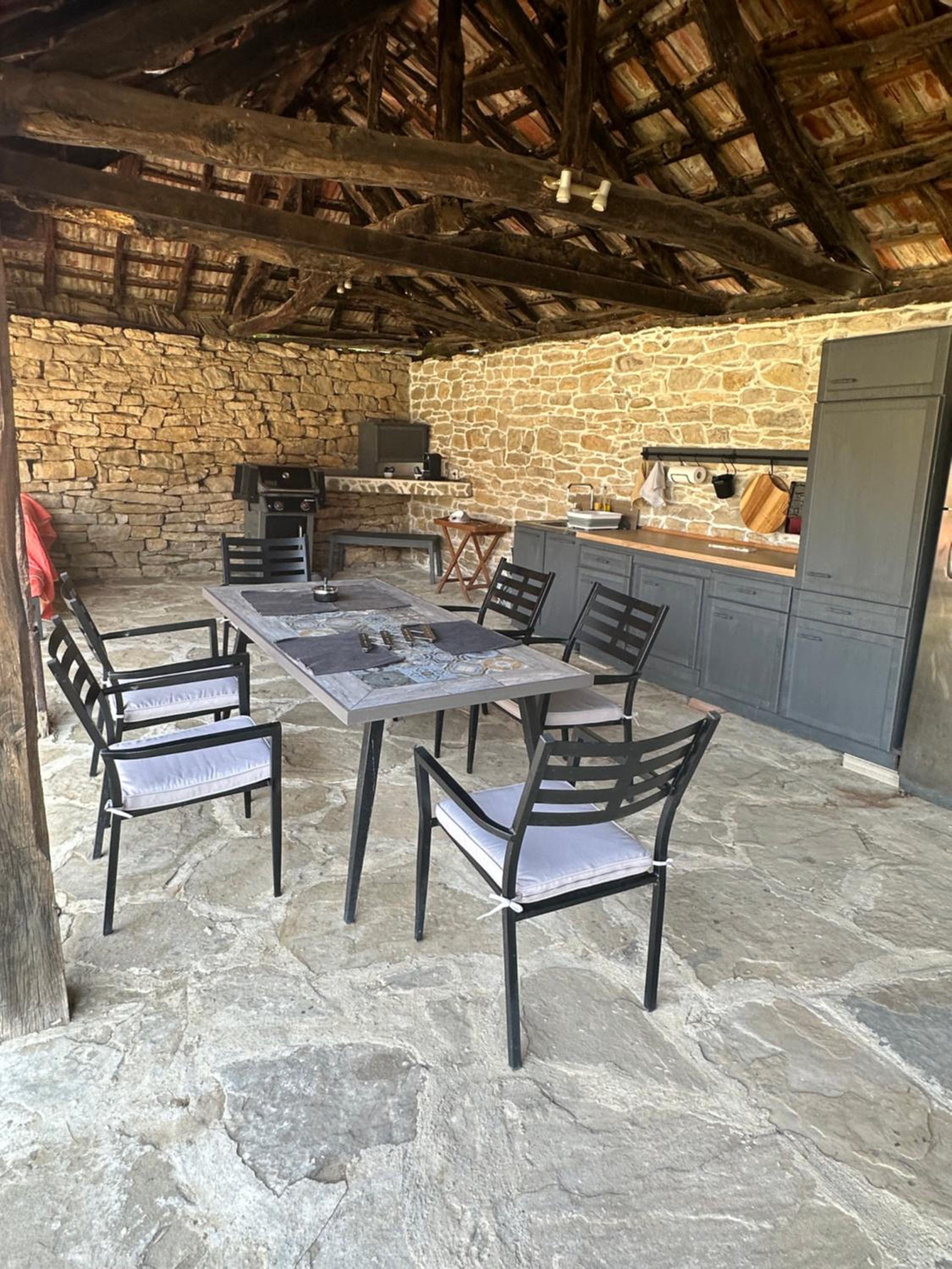 Chez le Colonel Pool House