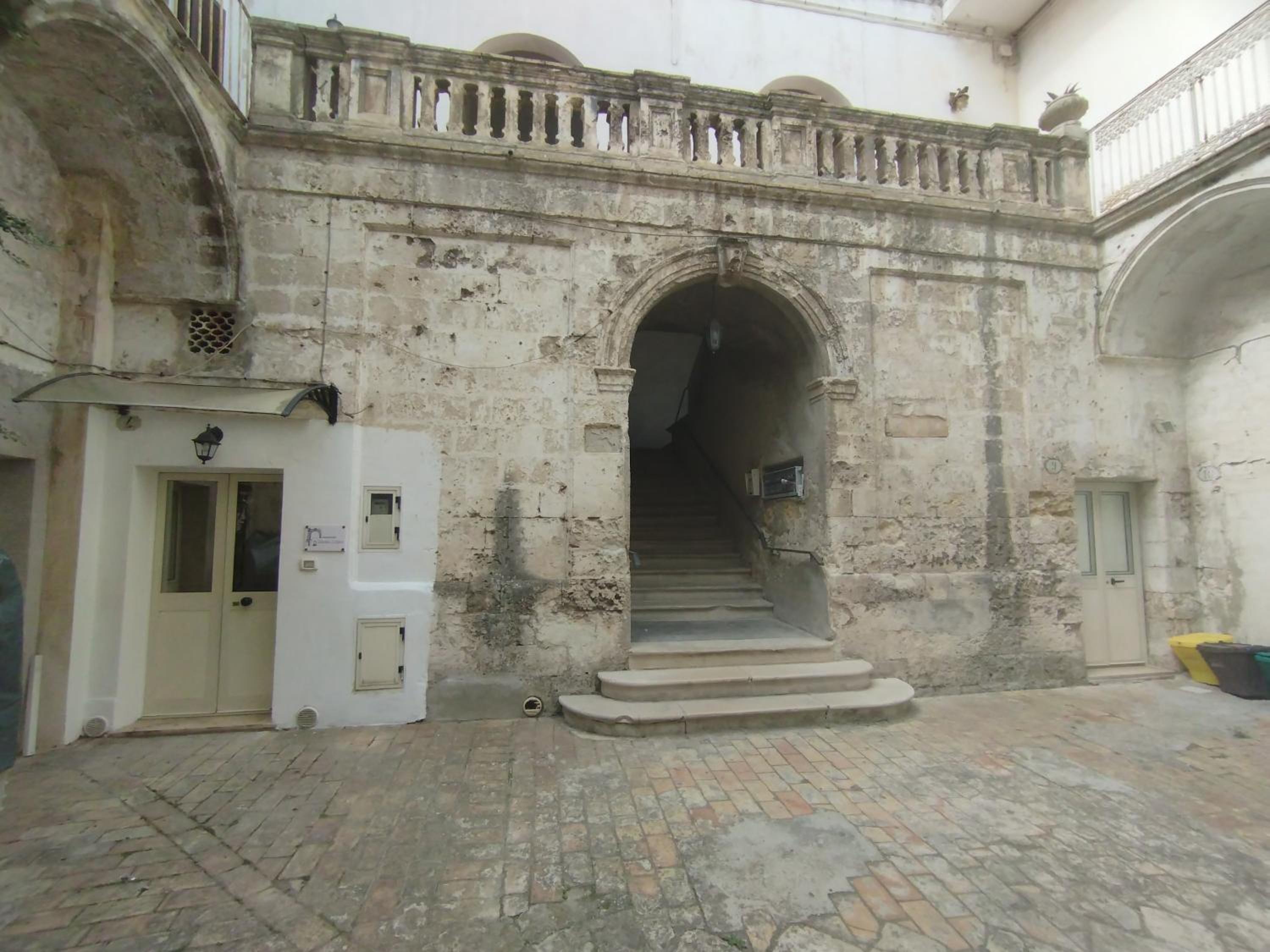 Dimora oltre l'arco