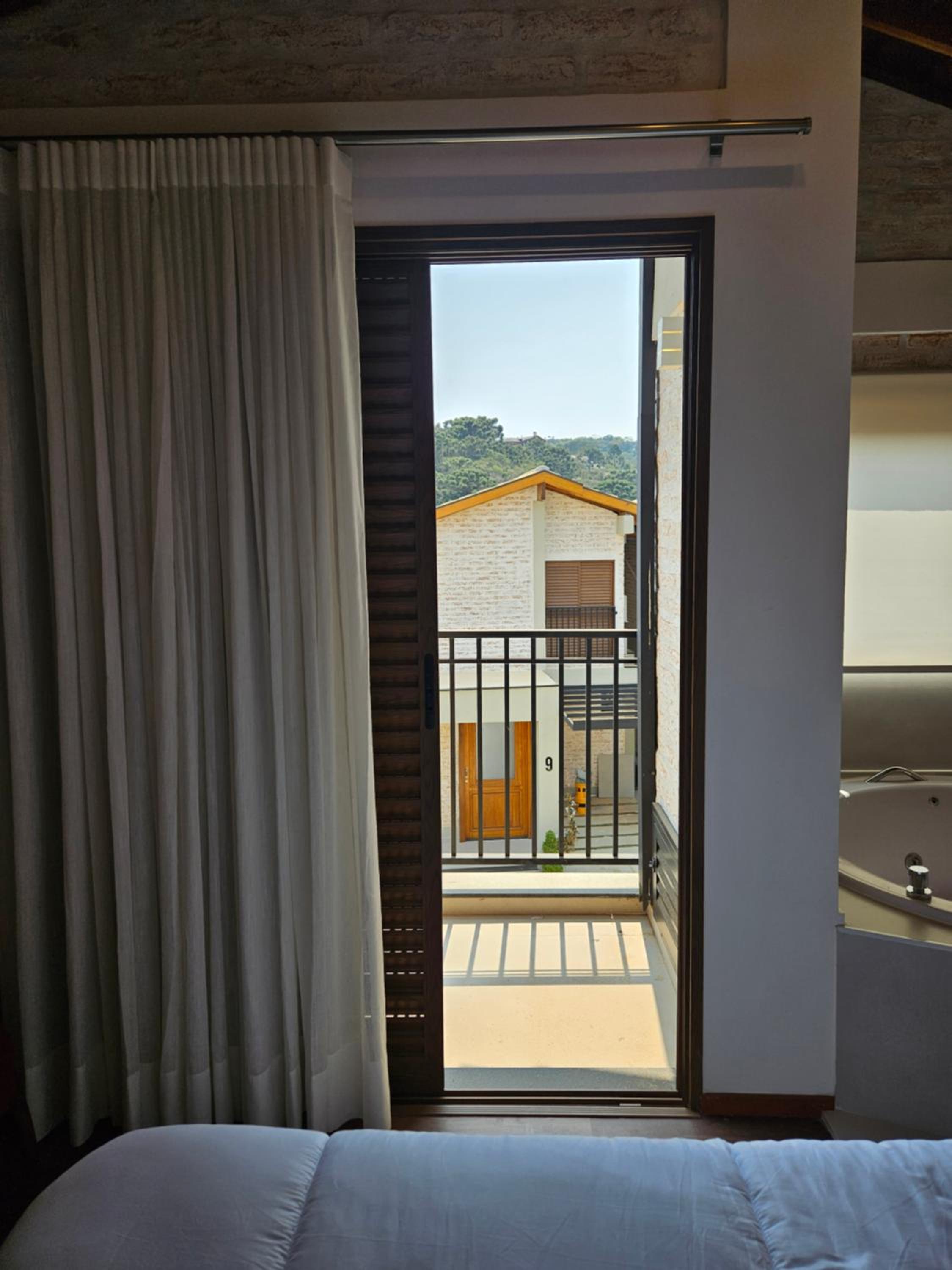 Chalé em Monte Verde, lareiras e baheira, 800m centro